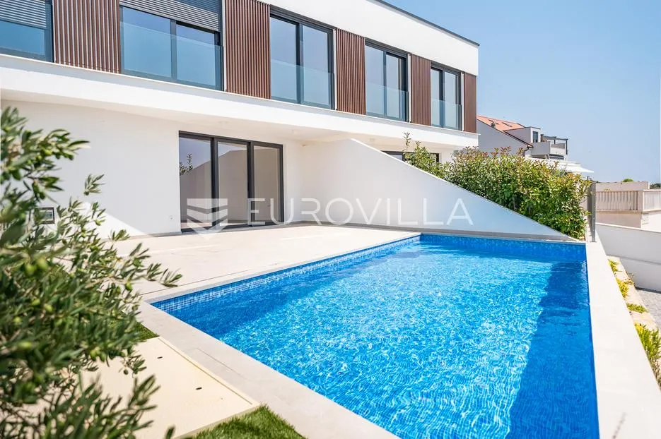 pag, mandre, luksuzno moderna vila 2, u nizu s bazenom i pogledom na more 130 m² - slika 31