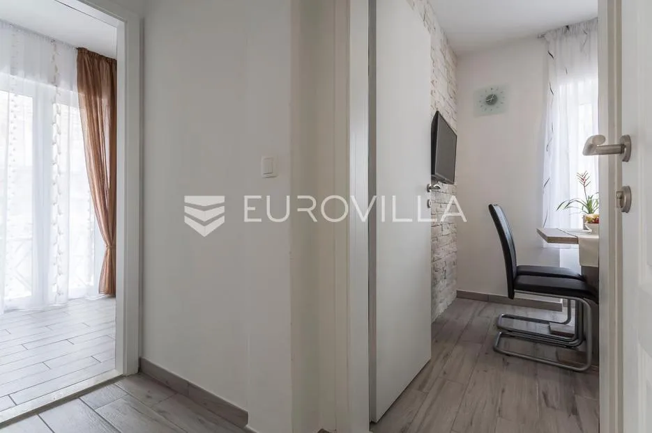 brač, milna, prekrasna kuća, 5 metara od mora - slika 23