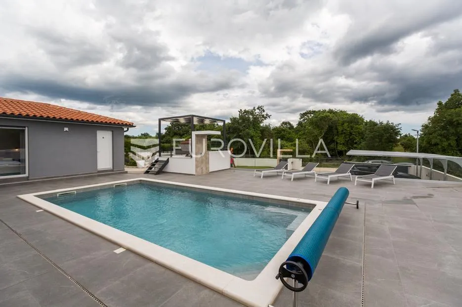 istra, svetvinčenat, moderna samostojeća kuća 155 m² s grijanim bazenom 32 m² - slika 5