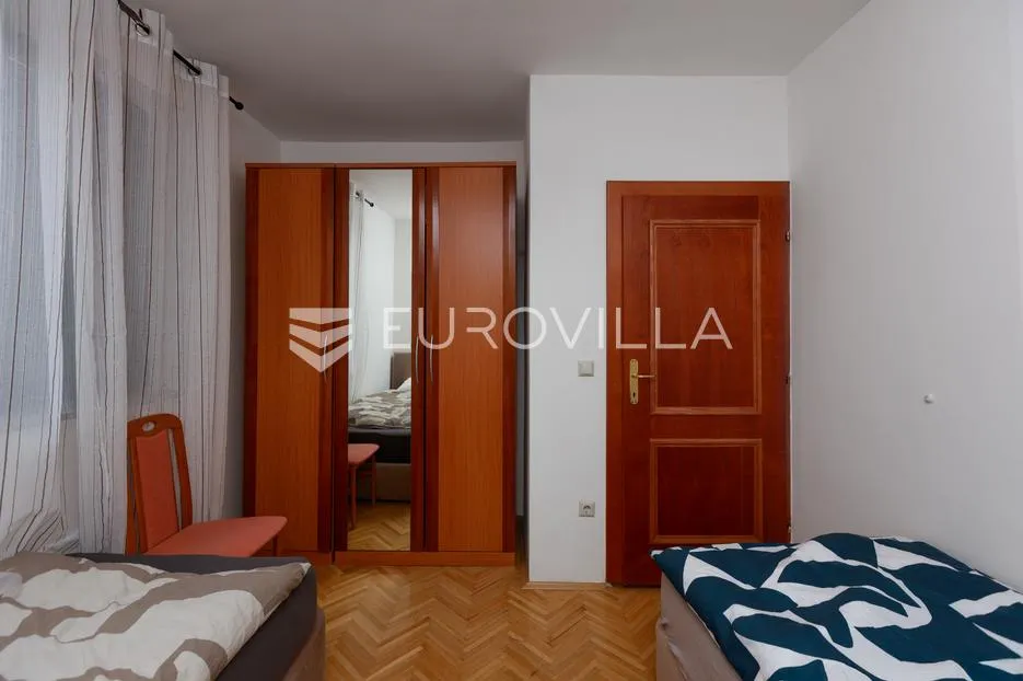 krk, uređen trosoban apartman blizu mora, terasa s pogledom - slika 7
