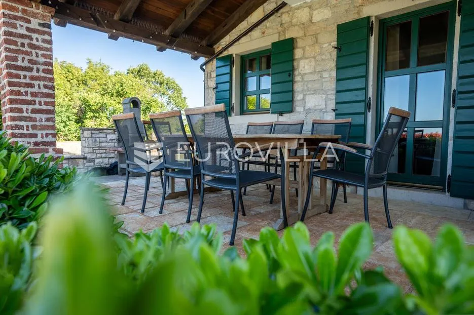istra, sveti lovreč, kamena vila 200 m² s bazenom, velikim vrtom i pogledom na more - slika 4