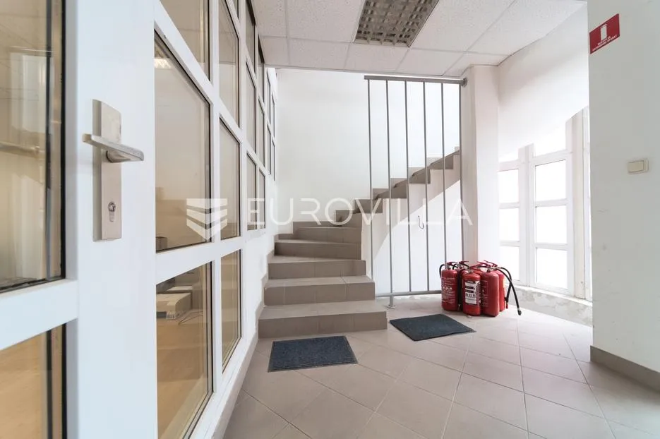 osijek, retfala, poslovna zgrada površine 359 m² - slika 15