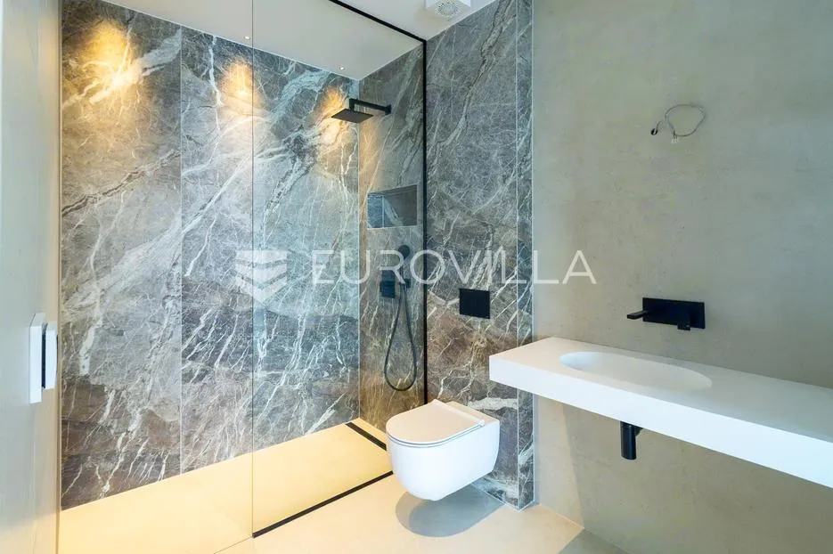 opatija, dvoetažni, četverosobni stan s pogledom na cijeli kvarner, 212,71 m² - slika 17