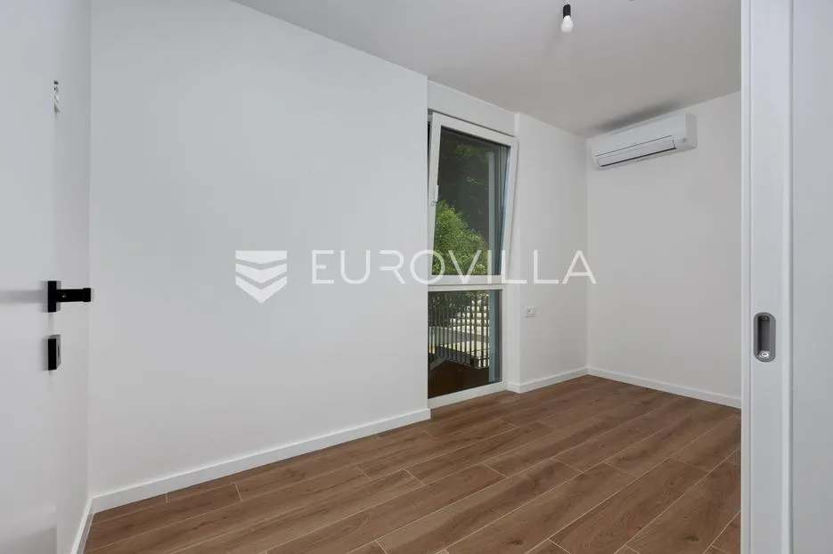 omišalj, otok krk, trosoban stan s okućnicom, 150m od mora - slika 7