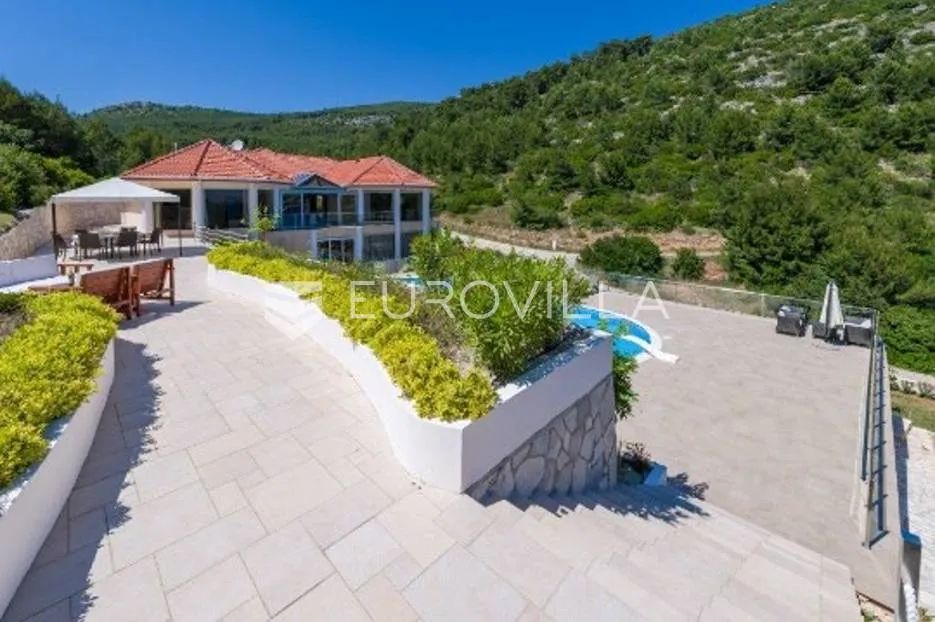 korčula, atraktivna vila prvi red do mora - slika 26