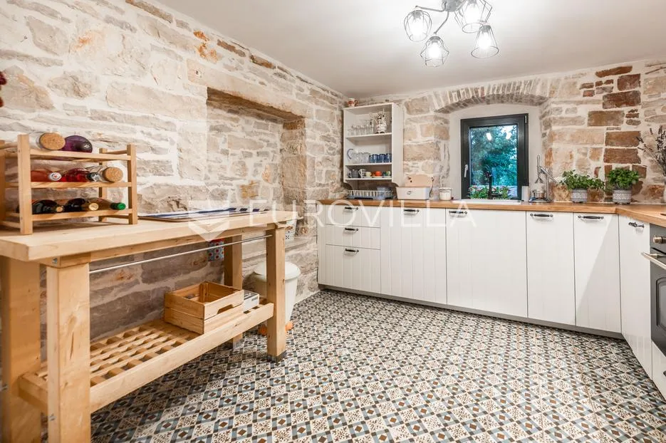 istra, umag, autentična istarska kamena kuća 260 m², okružena zelenilom, 1349 m² okućnice - slika 22