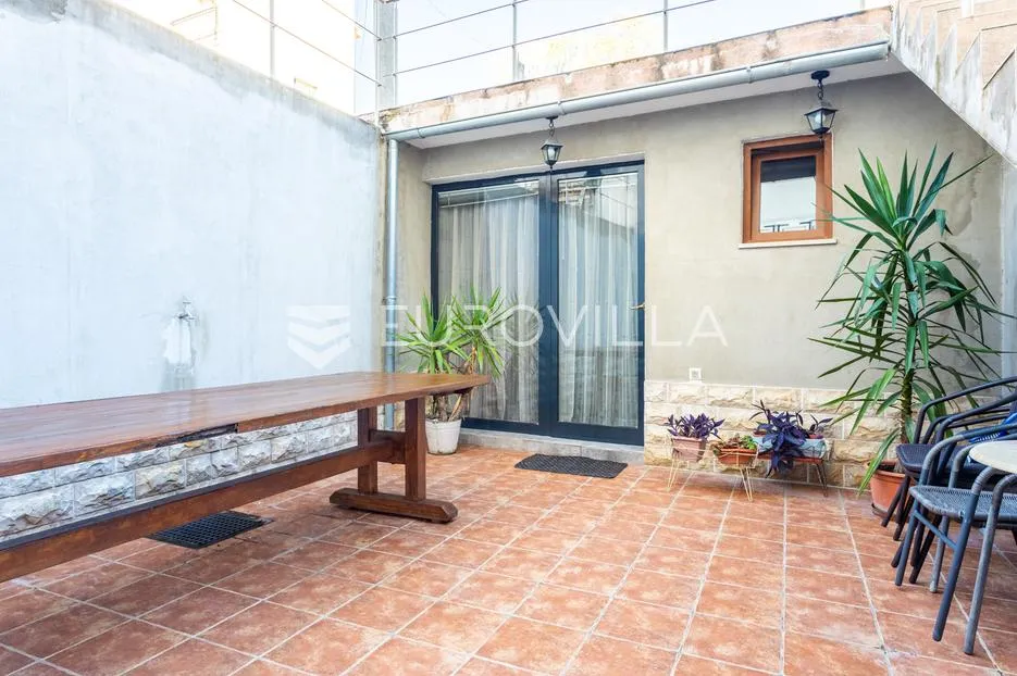split, visoka, stan i dodatan studio apartman za dugoročan najam u blizini sveučilišta - slika 13