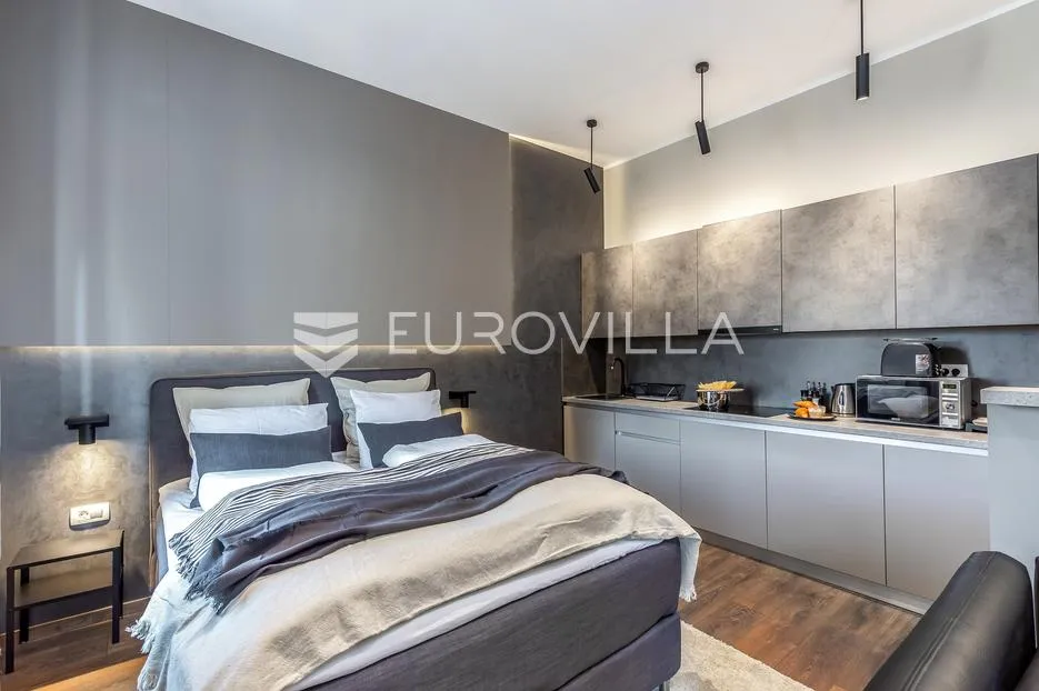 rijeka, centar, novouređen luksuzan stan nkp 78 m2 s tri apartmana - slika 8