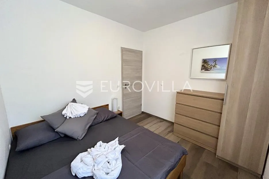 vir, atraktivna apartmanska kuća s 4 stambene jedinice udaljene 150 m od plaže - slika 43