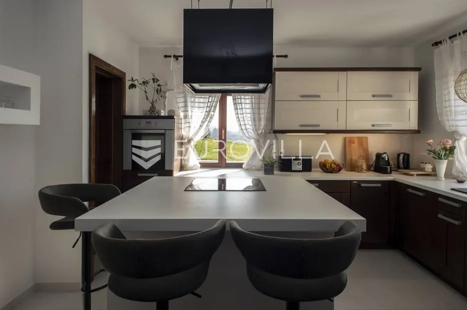 okolica zagreba, martinišće, prekrasna kuća 150 m² na zemljištu 3000 m² - slika 7