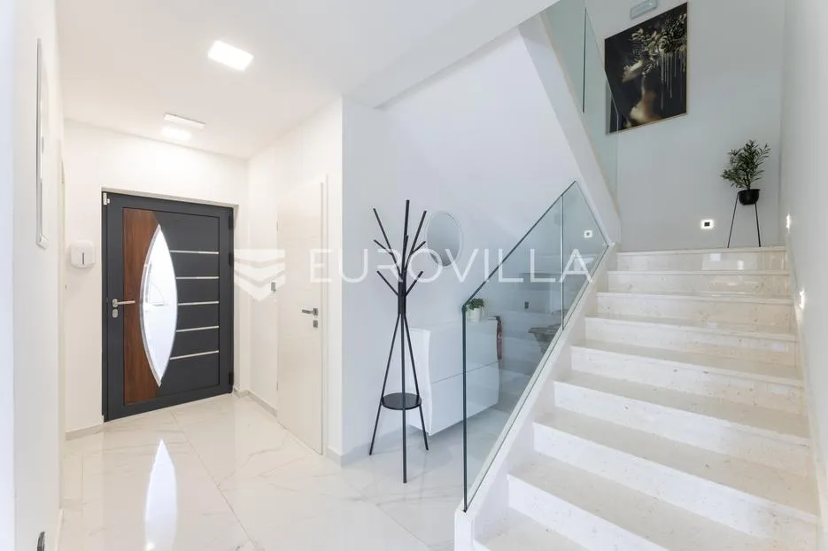 primošten, prekrasna vila s bazenom i pogledom na more, 311,56 m² - slika 32