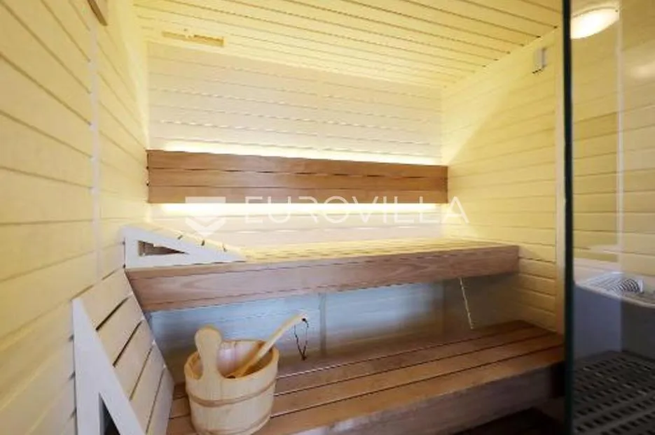zadar, privlaka, prekrasna villa s velikim potencijalom - slika 12