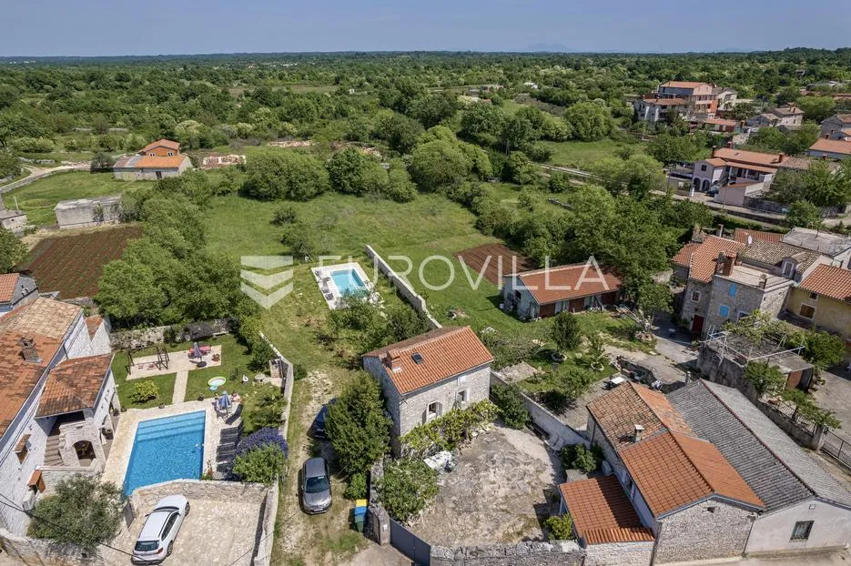 istra, svetvinčenat, imanje s dvije kamene kuće i okućnicom od 2.272 m² - slika 15