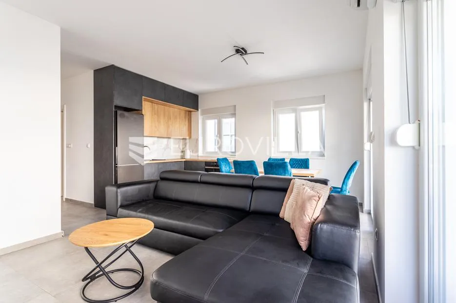 rogoznica, zečevo, kuća s 4 stana i podrumom, 366,81 m² - slika 5