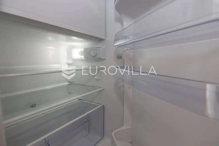centar stan 205m2 podijeljen na 5 apartmana i sobu - slika 17
