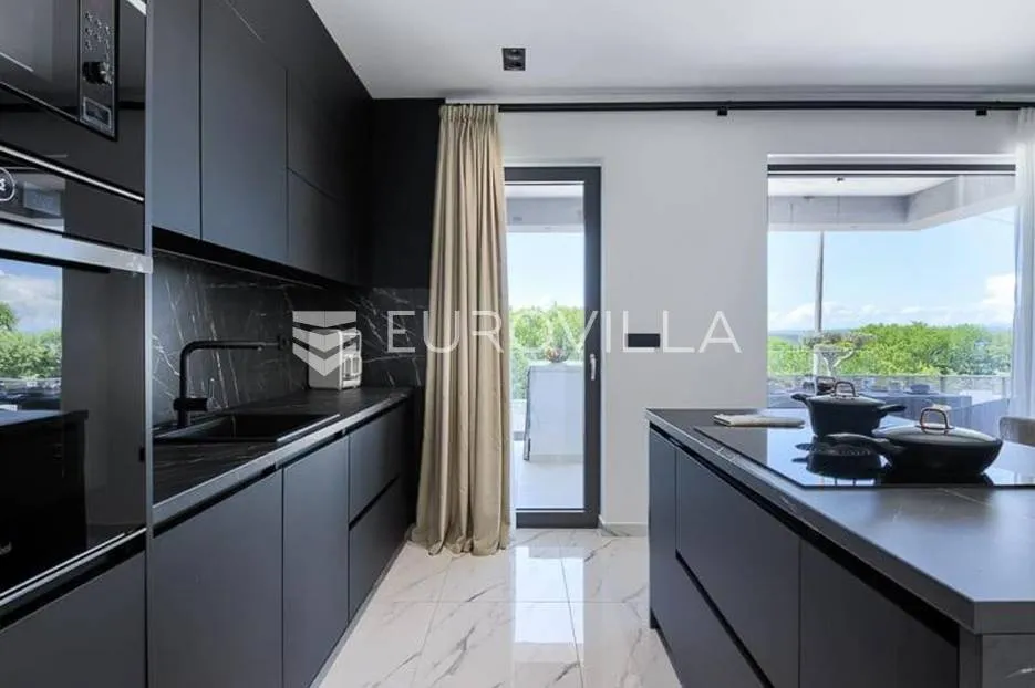 istra, rakalj, prekrasna vila s pogledom na raški zaljev nkp 270 m2 - slika 21