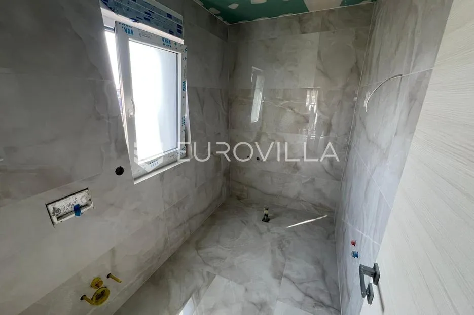 istra, svetvinčenat, kvalitetna moderna kuća 180 m² s bazenom 24 m² i garažom - slika 24