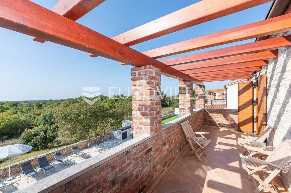 istra, svetvinčenat, prekrasna kamena katnica s bazenom 32 m² i jacuzzijem, 155 m² - slika 37