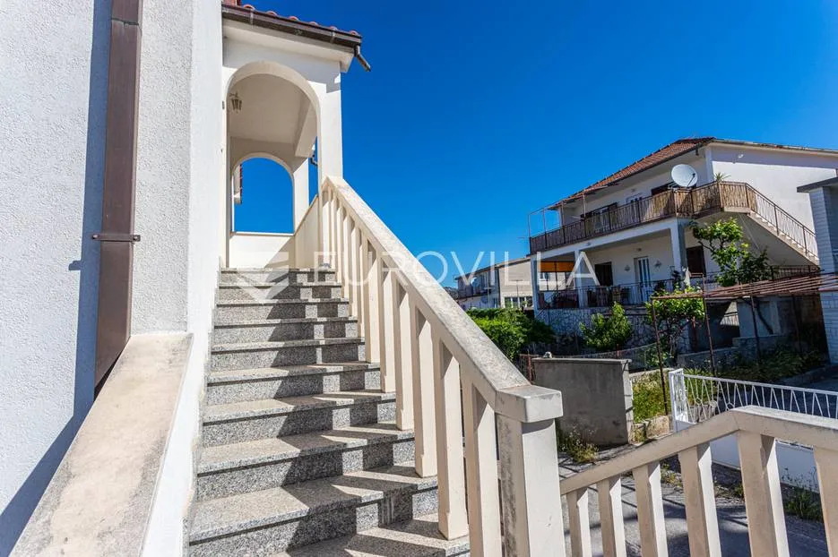 rogoznica, apartmanska kuća s pogledom na more - slika 4