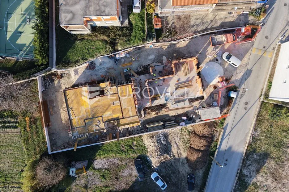 kaštel lukšić, jednosoban stan na prvom katu novogradnje - slika 13