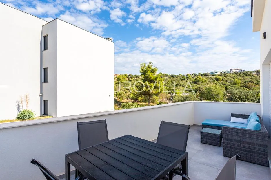 rogoznica, zečevo, kuća s 4 stana i podrumom, 366,81 m² - slika 19