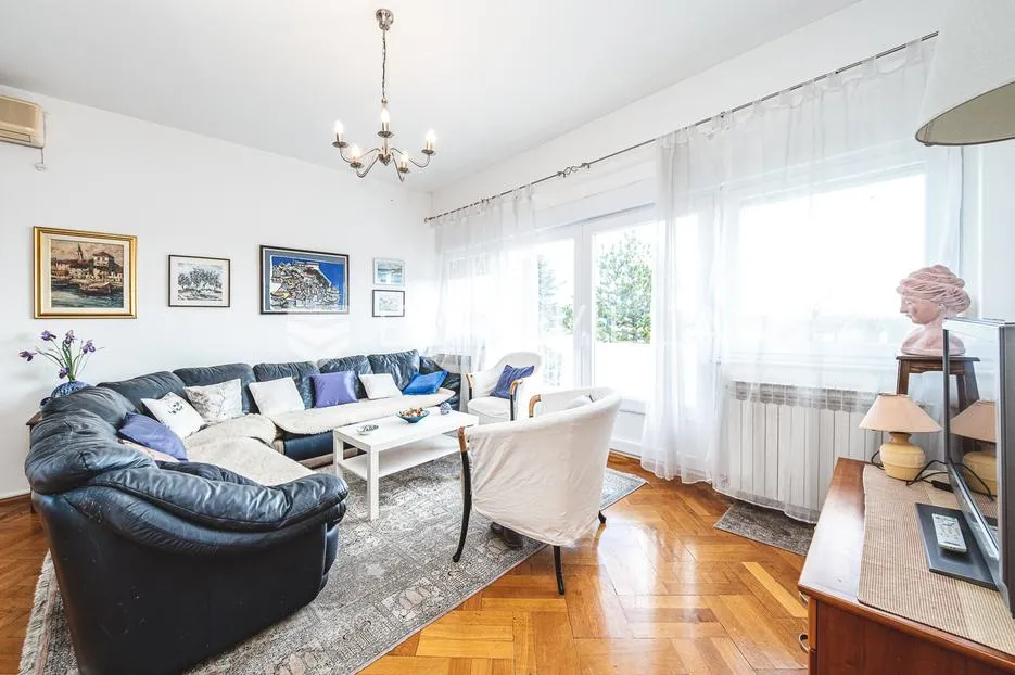 zagreb, pantovčak, prostrana obiteljska kuća 400 m² na parceli 735 m², prekrasan pogled - slika 26