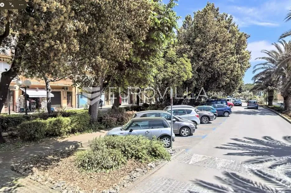 crikvenica, stan za adaptaciju, prvi red do mora - slika 2