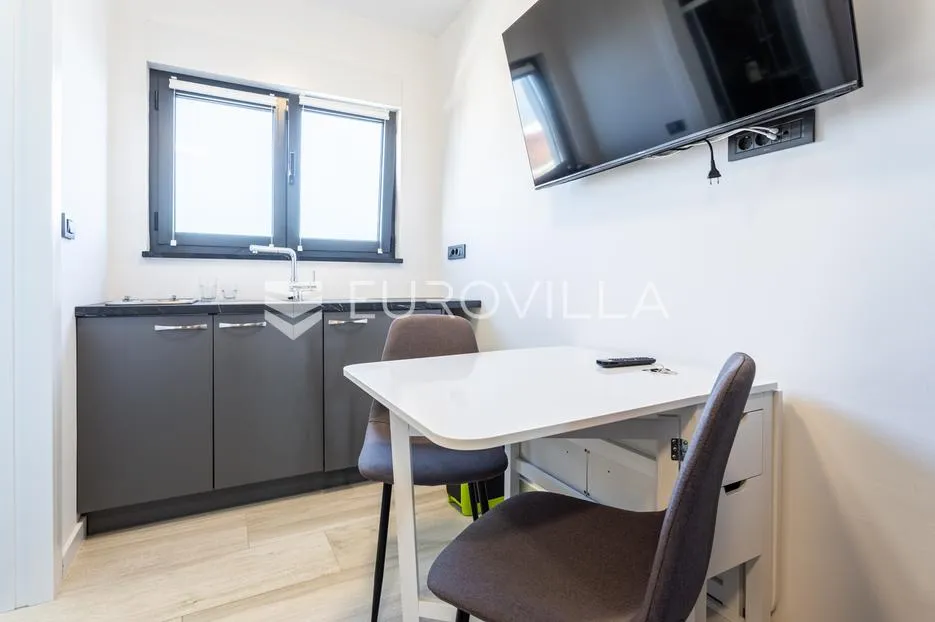 vodice, srima prekrasan penthouse, 50 metara od mora - slika 7