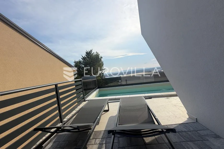 jadranovo, luksuzna dvojna kuća s bazenom 197 m² - slika 4