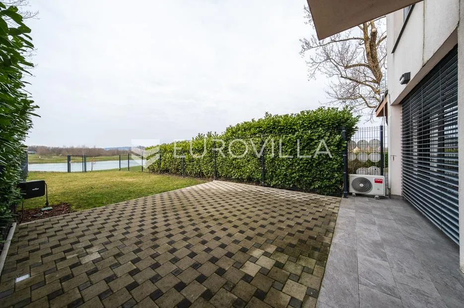 novi zagreb, golf resort, moderna četverosobna kuća u nizu s vrtom, 4 parkirnih mjesta - slika 10
