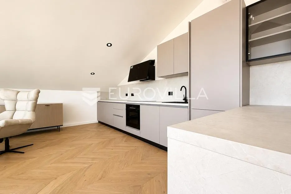opatija, centar, luksuzan četverosoban penthouse 204 m², 200 m od mora - slika 7