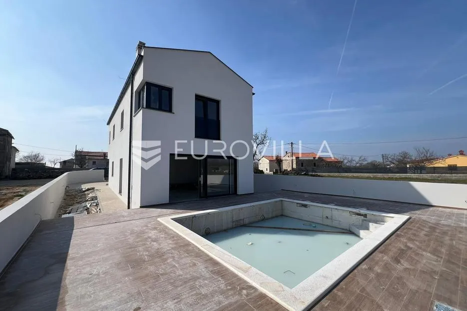 istra, svetvinčenat, kvalitetna moderna kuća 180 m² s bazenom 24 m² i garažom - slika 2