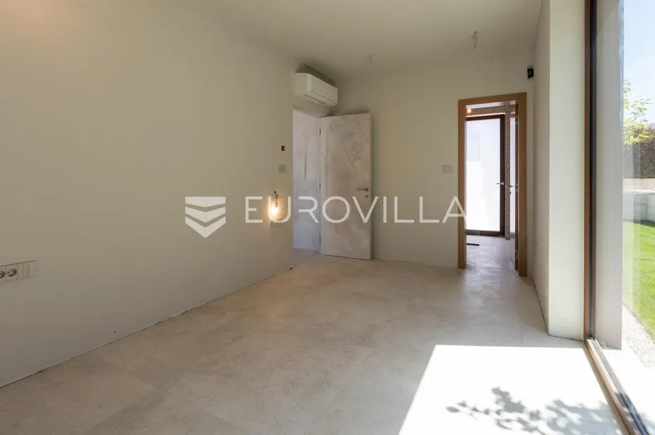 istra, vabriga, vila s pogledom na more i masline - slika 23