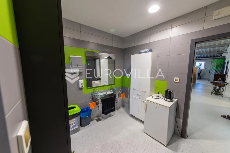 osijek, prodaja najam poslovni kompleks, 2.100 m² na zemljištu od 4200 m² - slika 17
