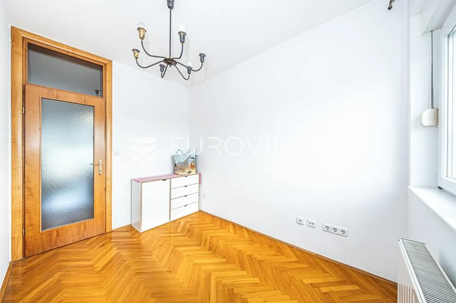 zagreb, borovje, funkcionalan peterosoban stan 130 m² parking - slika 8