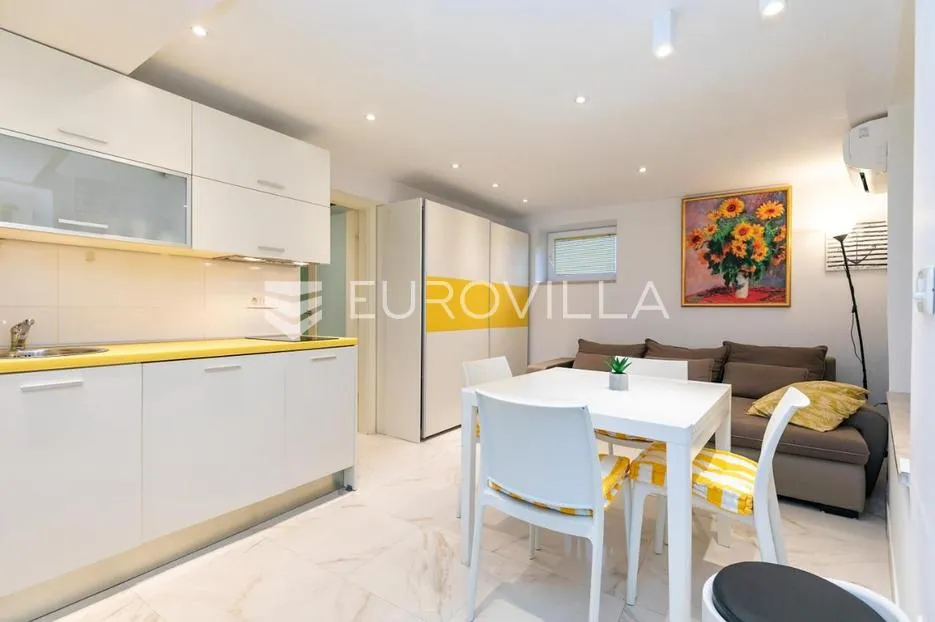 istra, rovinj, simpatičan jednosoban stan 35m2 u prizemlju zgrade u centru grada - slika 3