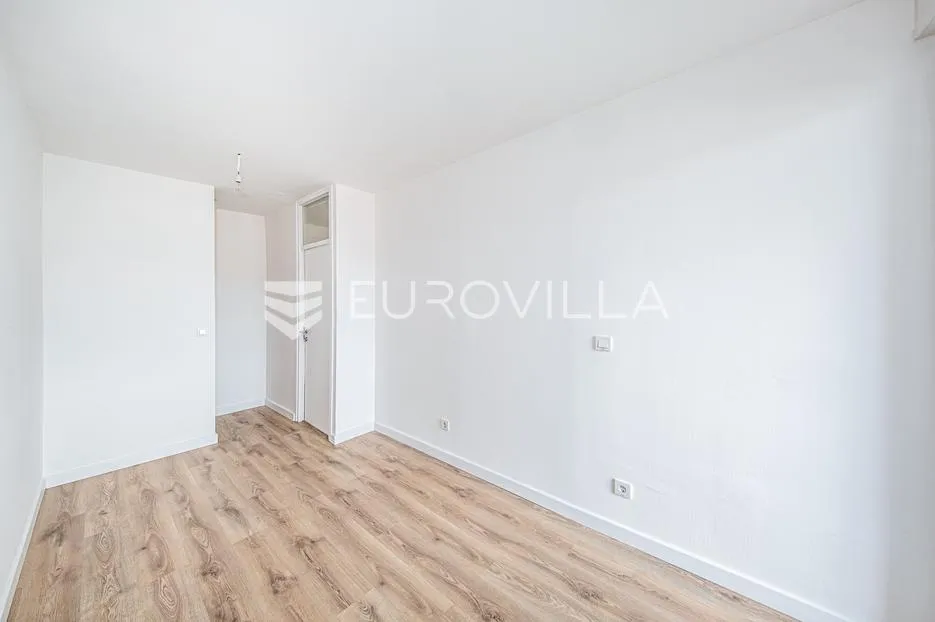 zagreb, malešnica, renoviran dvosoban stan 40 m² - slika 5