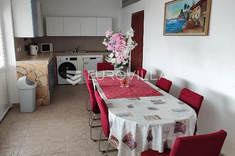 vir, kuća s 5 apartmana i pogledom na more - slika 11