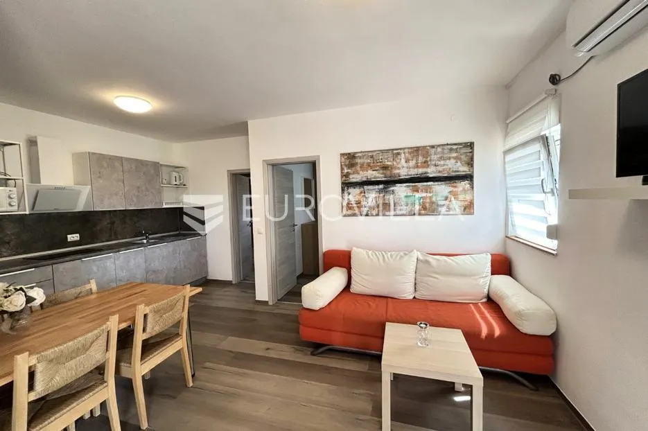 vir, atraktivna apartmanska kuća s 4 stambene jedinice udaljene 150 m od plaže - slika 32
