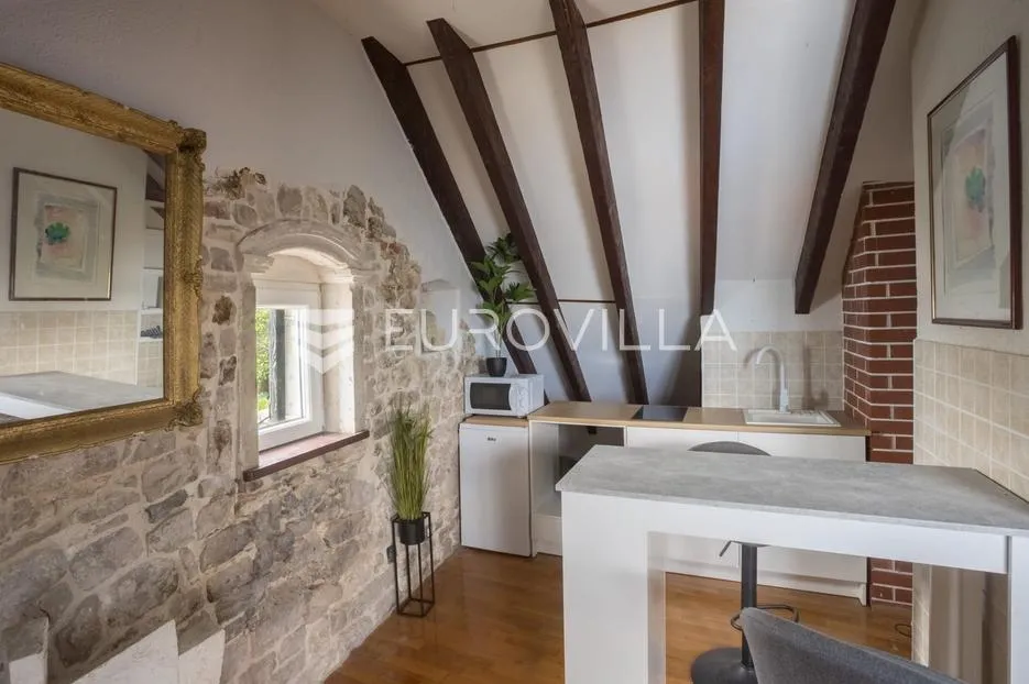 šibenik, stara gradska jezgra, povijesna palača iz 12. stoljeća - slika 16