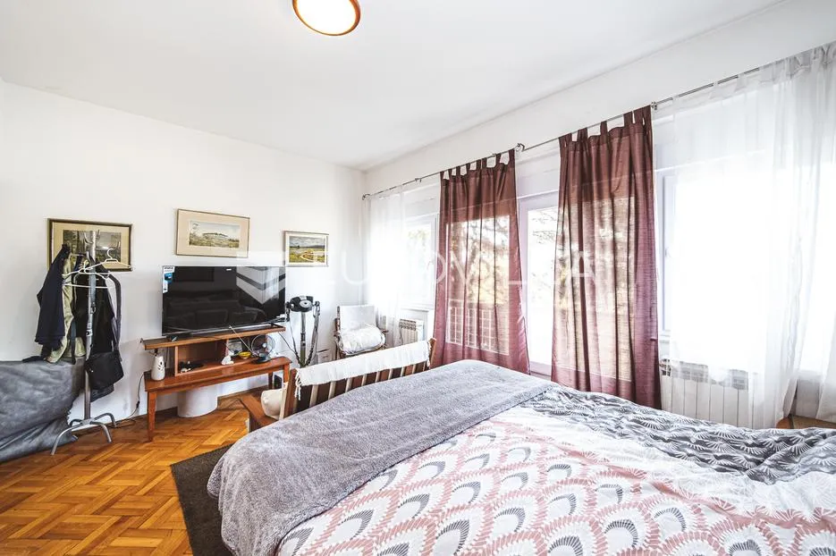 zagreb, pantovčak, prostrana obiteljska kuća 400 m² na parceli 735 m², prekrasan pogled - slika 19