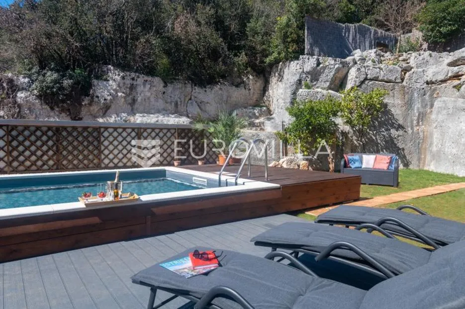 pješčana uvala, pula, kuća s bazenom, pogledom na more i posebnim vrtom, 300m od plaže - slika 2