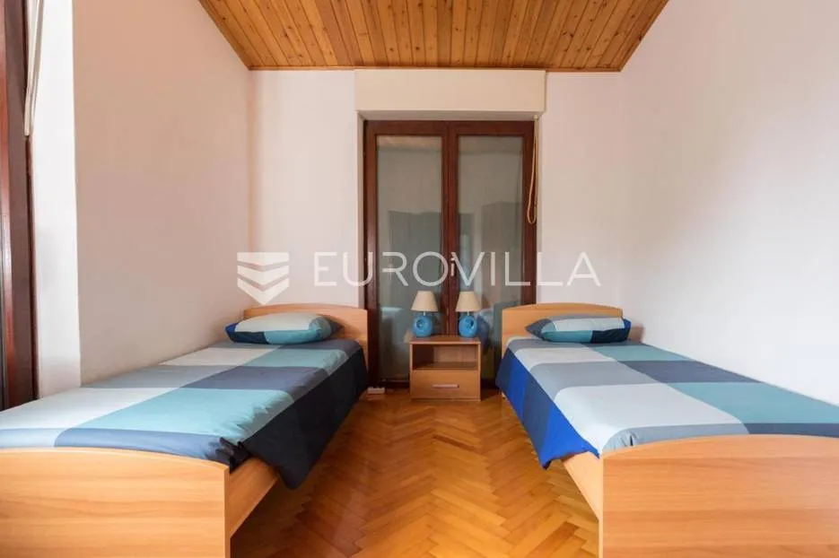 istra, medulin, samostojeća kuća sa više stambenih jedinica, pogled more - slika 17