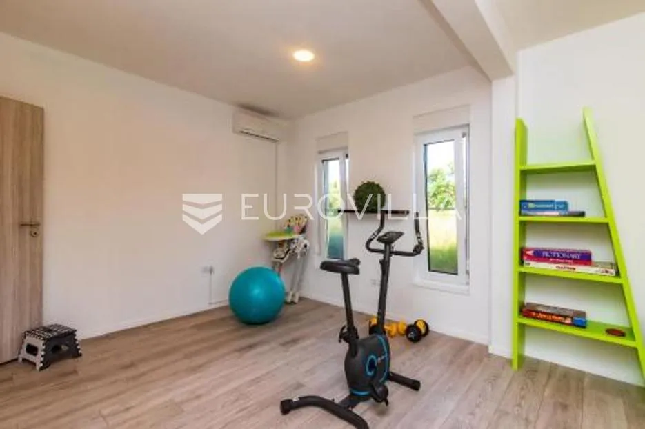 zadar, suhovare, moderna vila na mirnoj lokaciji - slika 26