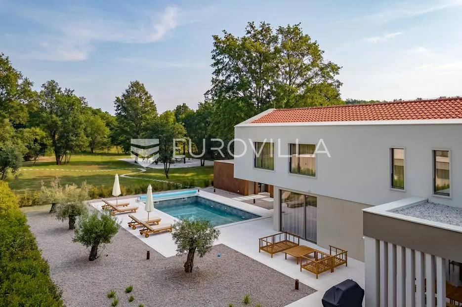istra, labin, vrhunska moderna villa a, grijani bazen 48 m², 2710 m² uređene okućnice - slika 5