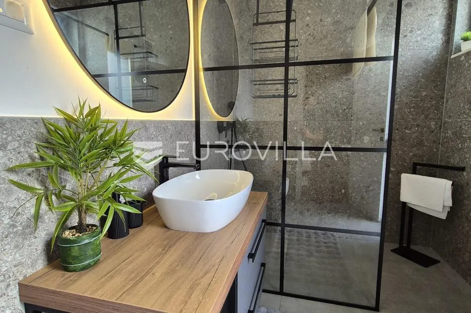 zadar, vrsi, luksuzna vila s bazenom 261 m² - slika 33