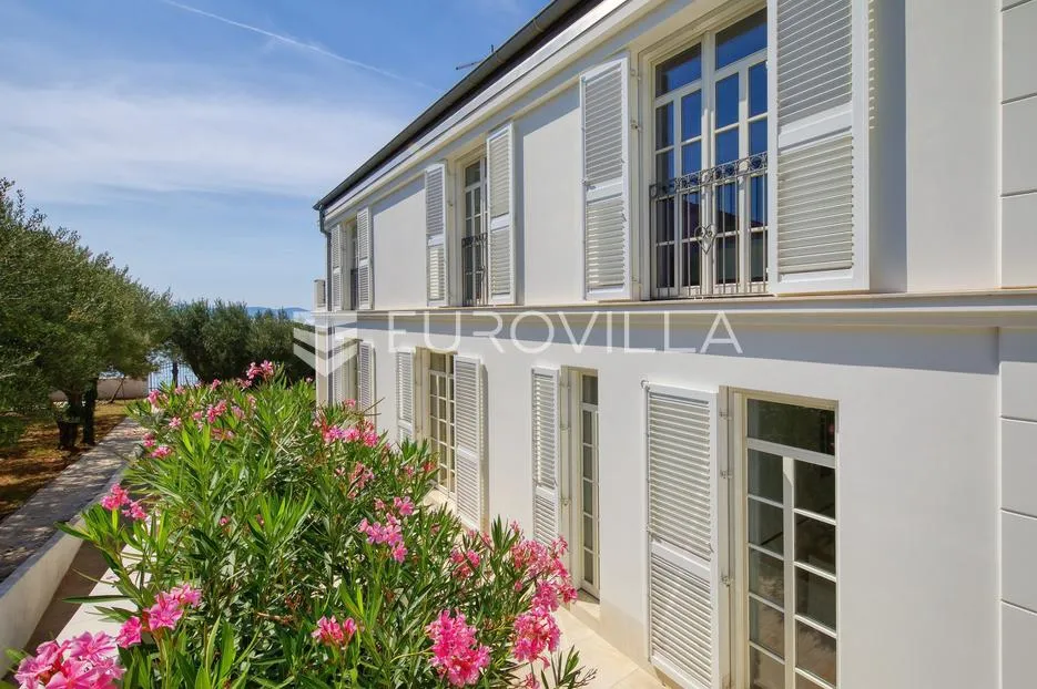 zadar, diklo, moderna i elegantna vila prvi red uz more - slika 17