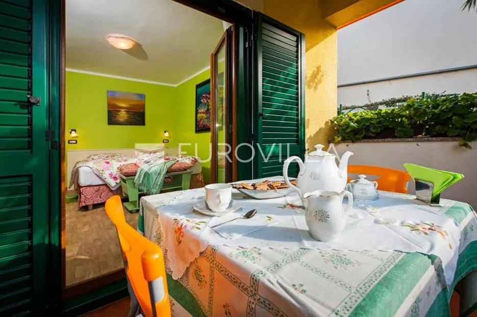 istra, rovinj, kuća 360 m2 s tri stana i zasebnom kućicom, izuzetna lokacija - slika 31