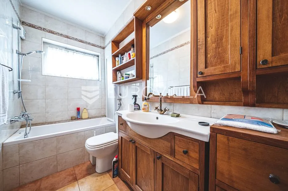 zagreb, bukovačka obiteljska kuća neto korisne površine od 352 m² - slika 7