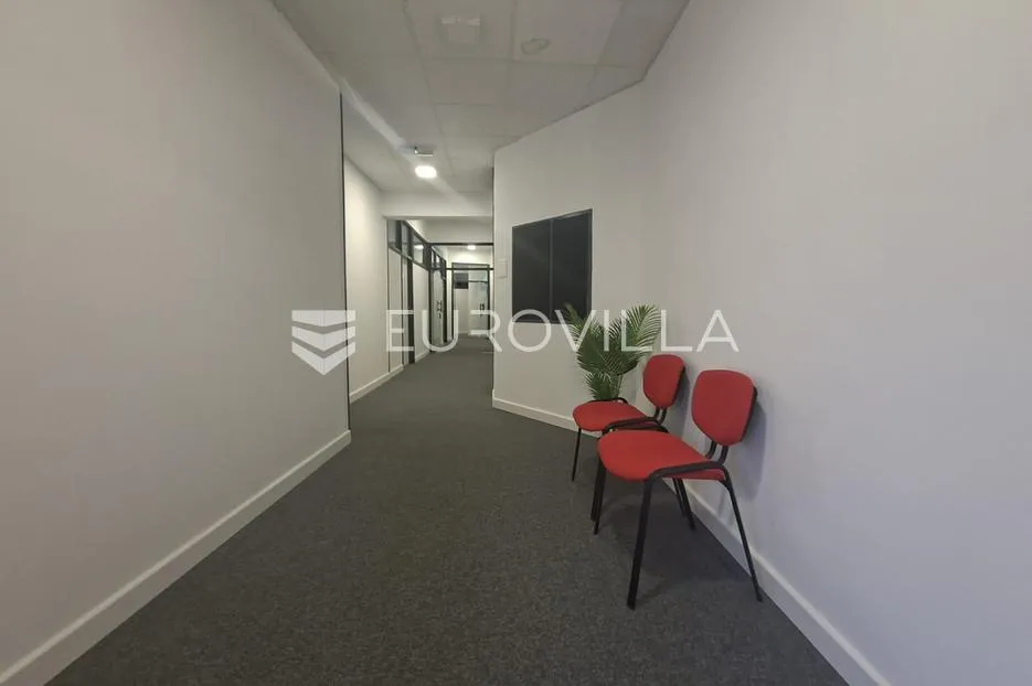 rijeka, centar, uredski prostor 23 m² u zgradi s liftom - slika 7